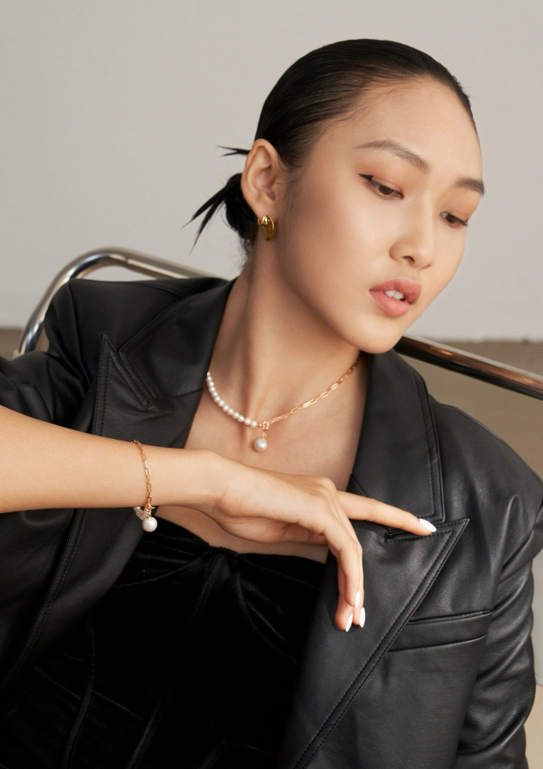925 silver pearl asymmetrical necklace