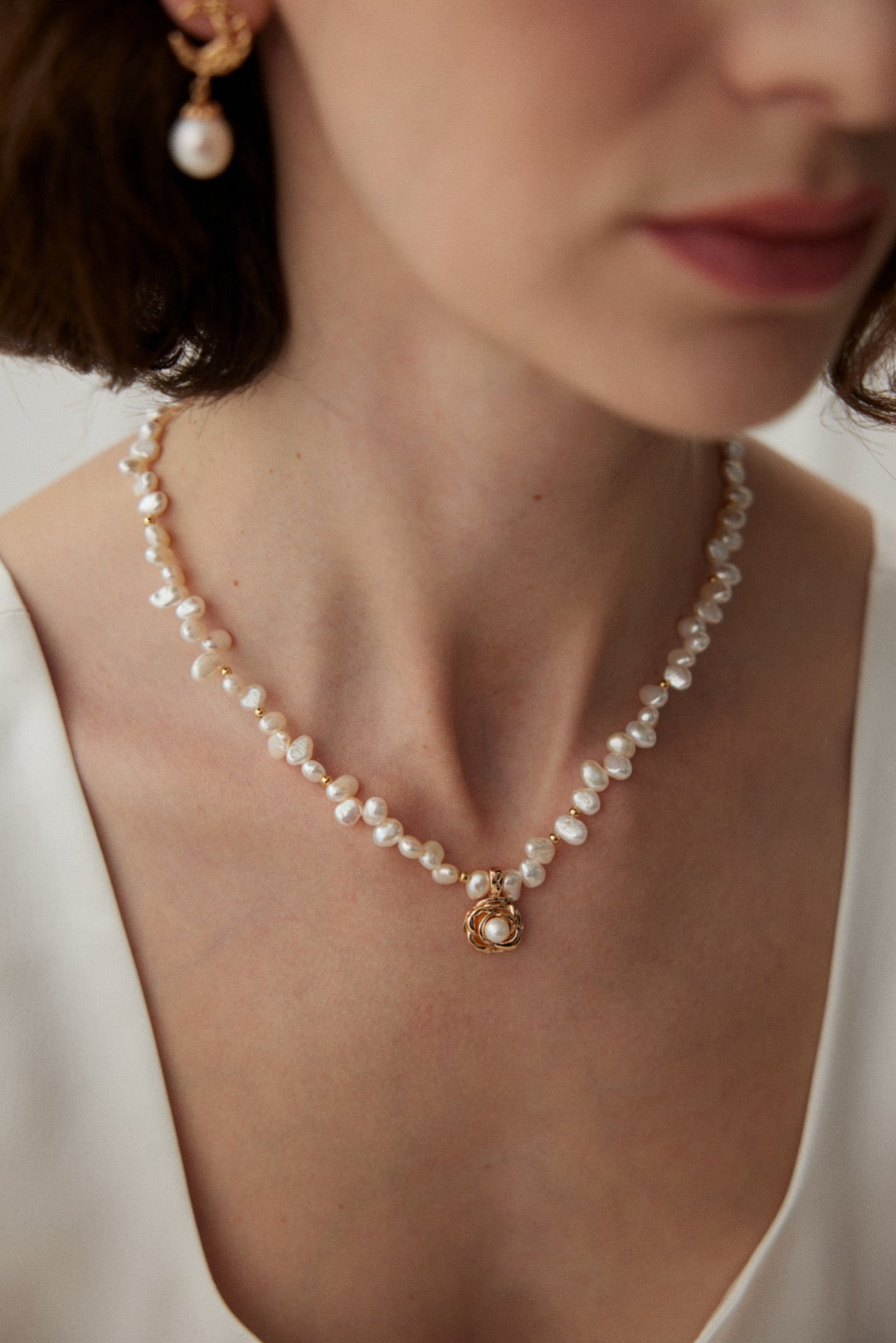 Camellia pearl necklace